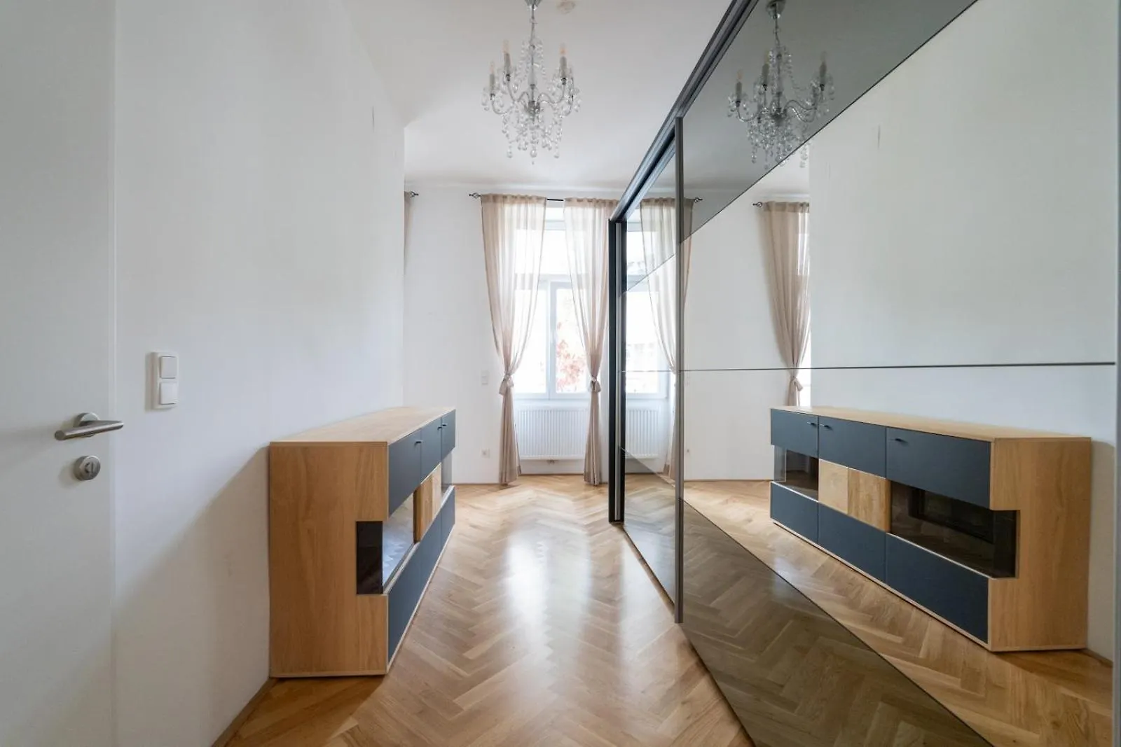 Luxurious Viennese Old Style Apartment