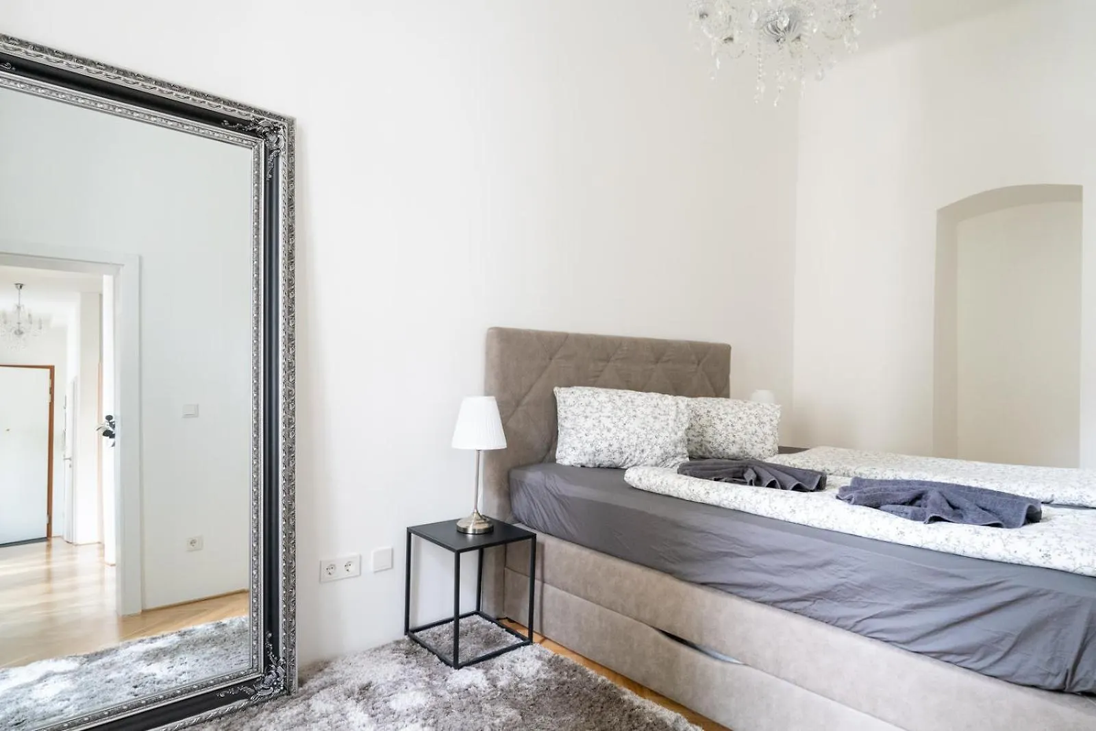 Luxurious Viennese Old Style Apartment Austria